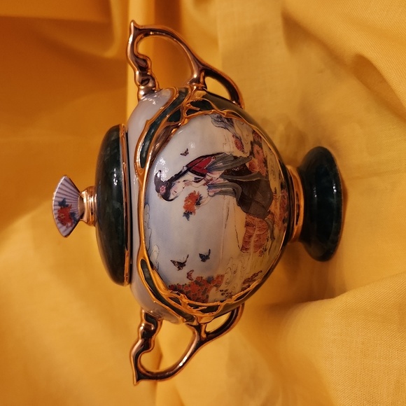 Ardleigh Elliott, Beauties of the Red  Mansion Music Box Collection - Picture 1 of 9